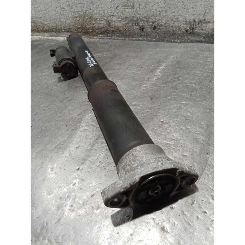 Recambio de amortiguador trasero izquierdo para mercedes-benz clase c (w205) c 400 4-matic (205.066) referencia OEM IAM A2053204