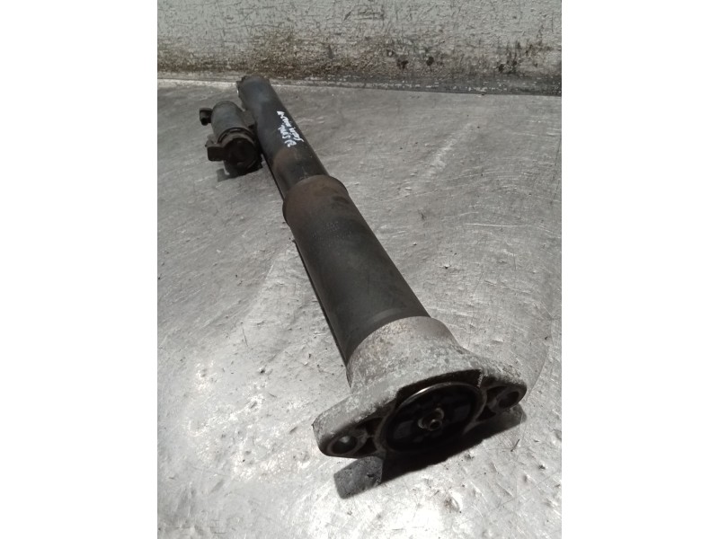 Recambio de amortiguador trasero izquierdo para mercedes-benz clase c (w205) c 400 4-matic (205.066) referencia OEM IAM A2053204