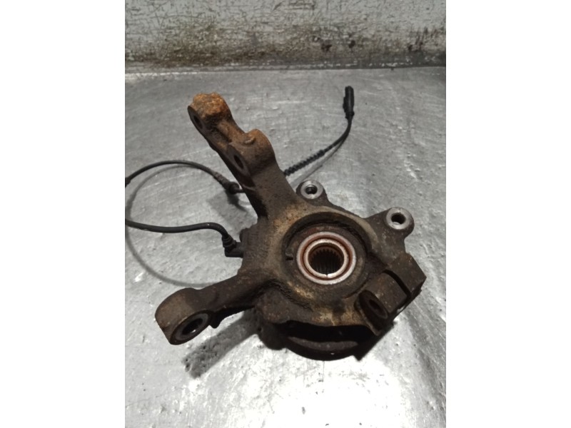 Recambio de mangueta delantera izquierda para renault twingo authentique referencia OEM IAM   