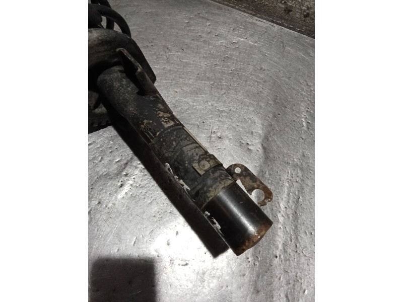Recambio de amortiguador delantero izquierdo para skoda fabia (5j2 ) style referencia OEM IAM 6Q0413031BJ  