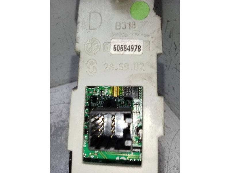 Recambio de piloto trasero derecho para lancia thesis (841_) 2.4 jtd (841axd1b02) referencia OEM IAM   