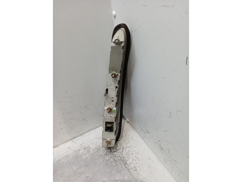 Recambio de piloto trasero izquierdo para lancia thesis (841_) 2.4 jtd (841axd1b02) referencia OEM IAM   