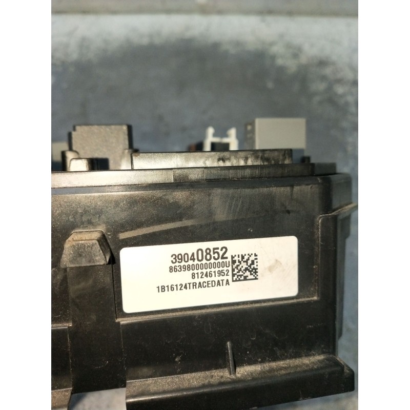 Recambio de caja reles / fusibles para opel astra k (b16) 1.6 cdti (68) referencia OEM IAM 39040852 812461952 