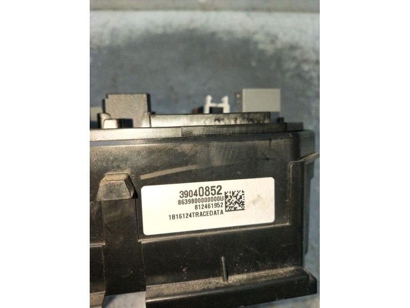 Recambio de caja reles / fusibles para opel astra k (b16) 1.6 cdti (68) referencia OEM IAM 39040852 812461952 