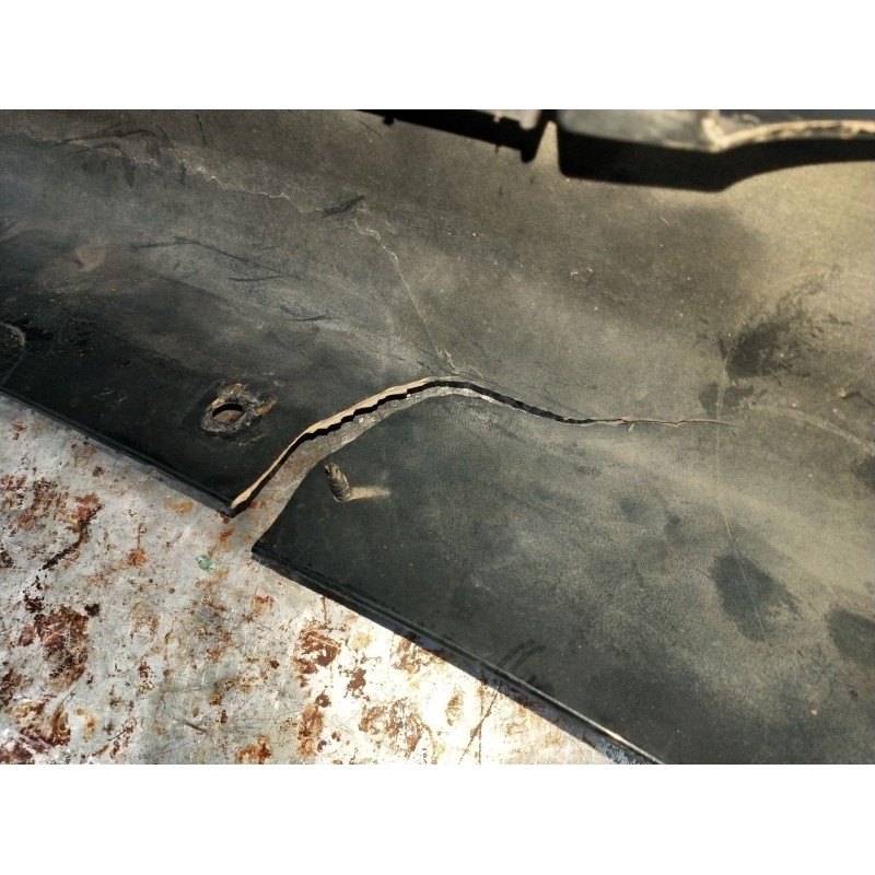 Recambio de paragolpes delantero para bmw serie 3 berlina (e90) referencia OEM IAM  VER FOTOS, RAJADA POR ABAJO 