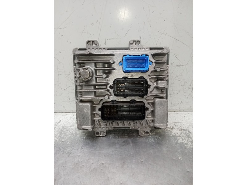 Recambio de centralita motor uce para opel astra k (b16) 1.6 cdti (68) referencia OEM IAM 55493025 395357783 8116146866873303