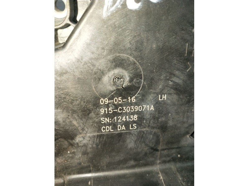 Recambio de motor cierre centralizado delantero izquierdo para opel astra k (b16) 1.6 cdti (68) referencia OEM IAM 915C3039071A 