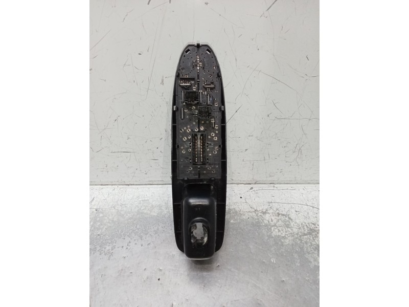Recambio de mando elevalunas delantero izquierdo para peugeot 406 (8b) 2.0 hdi 110 referencia OEM IAM  5P VER FOTOS
