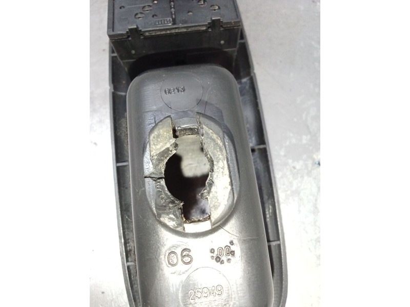 Recambio de mando elevalunas delantero izquierdo para peugeot 406 (8b) 2.0 hdi 110 referencia OEM IAM  5P VER FOTOS