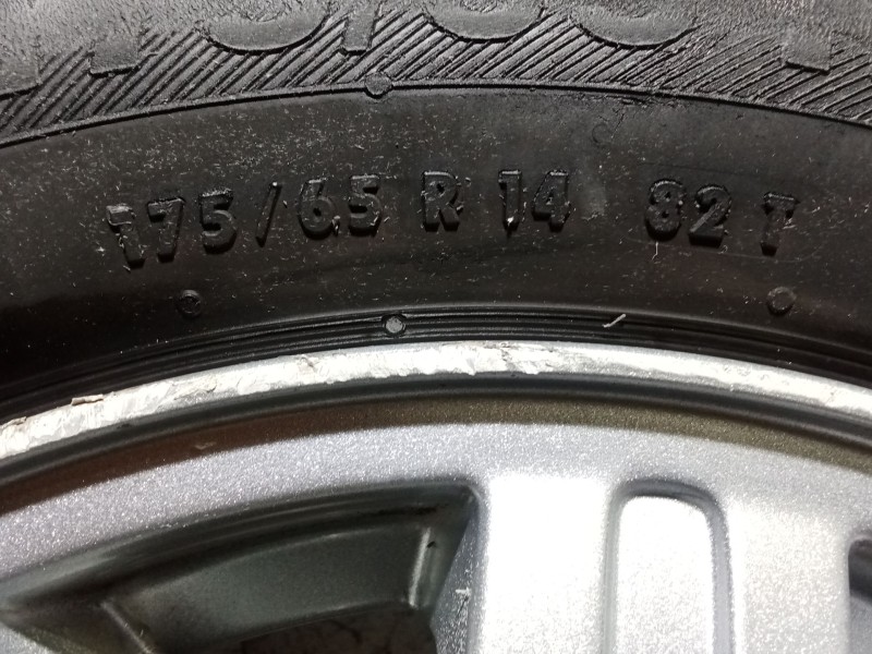 Recambio de juego llantas para ford fiesta v (jh_, jd_) 1.4 16v referencia OEM IAM 175/65 R14 82T  