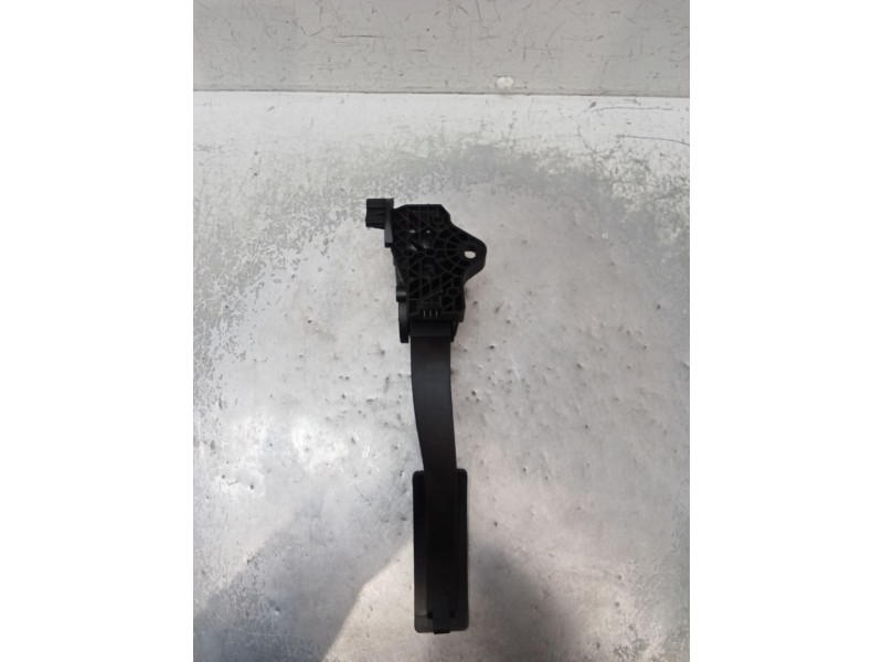 Recambio de potenciometro pedal para mercedes-benz cla shooting brake (x117) cla 200 cdi / d (117.908) referencia OEM IAM A24630