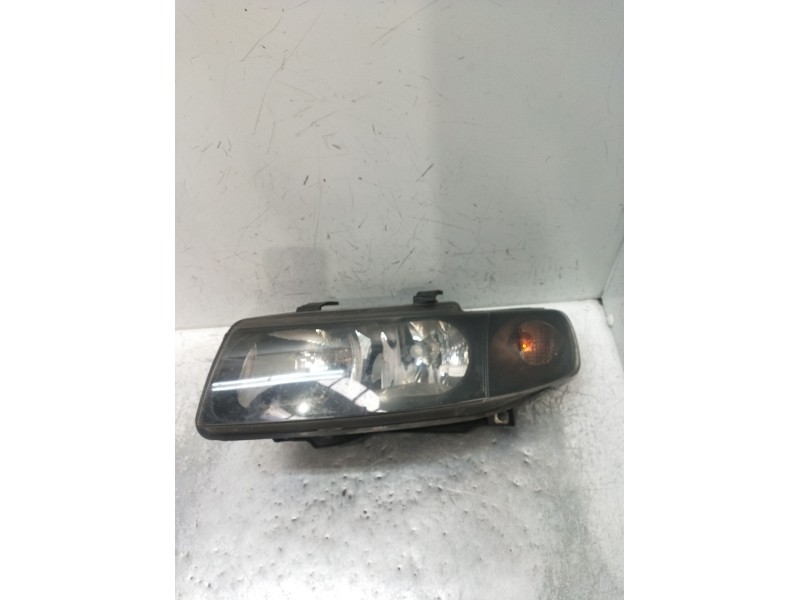 Recambio de faro izquierdo para seat leon (1m1) 1.9 tdi referencia OEM IAM   