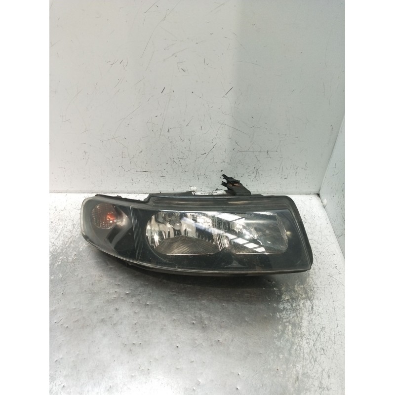 Recambio de faro derecho para seat leon (1m1) 1.9 tdi referencia OEM IAM 1M19510023 VER FOTOS, PATILLA ROTA 67742701