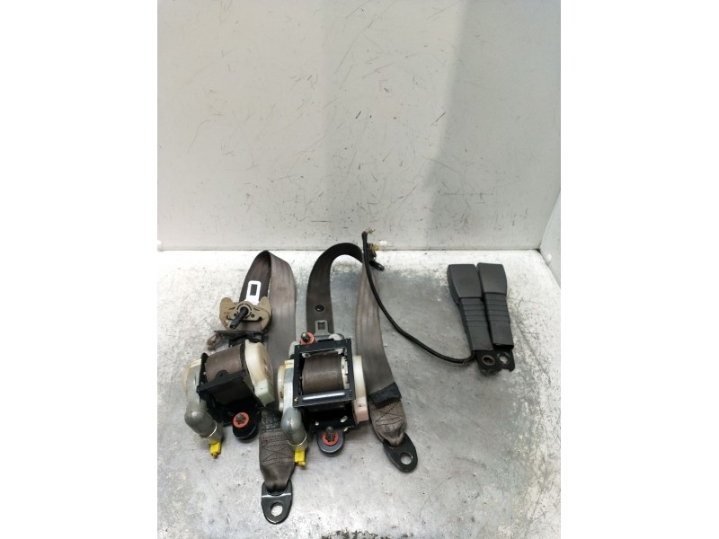 Recambio de juego cinturones delantero para kia rio 1.4 ex1 referencia OEM IAM  4P 