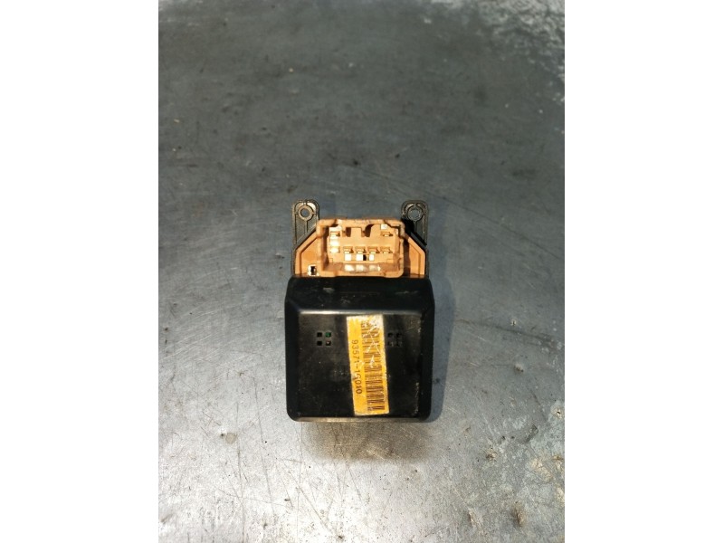 Recambio de mando elevalunas delantero izquierdo para kia rio 1.4 ex1 referencia OEM IAM  4P 