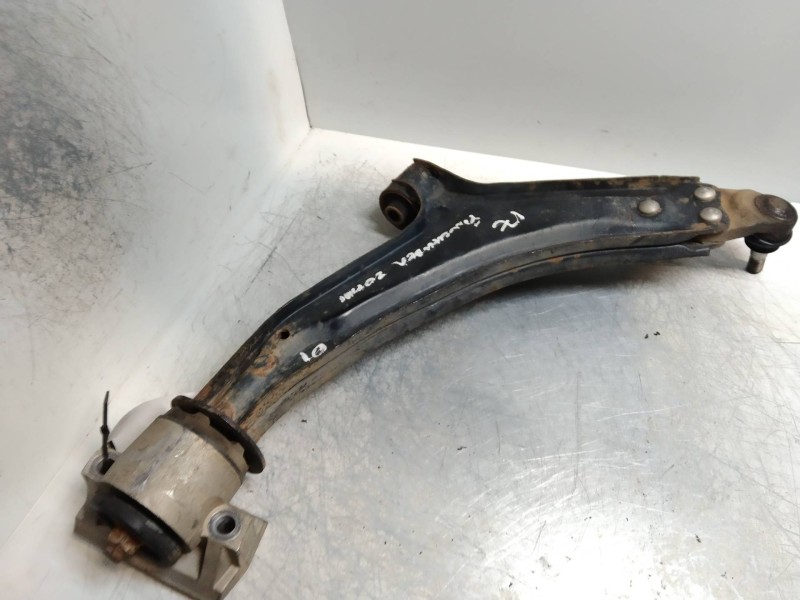 Recambio de brazo suspension inferior delantero izquierdo para land rover freelander (ln) 2.0 td4 cat referencia OEM IAM   