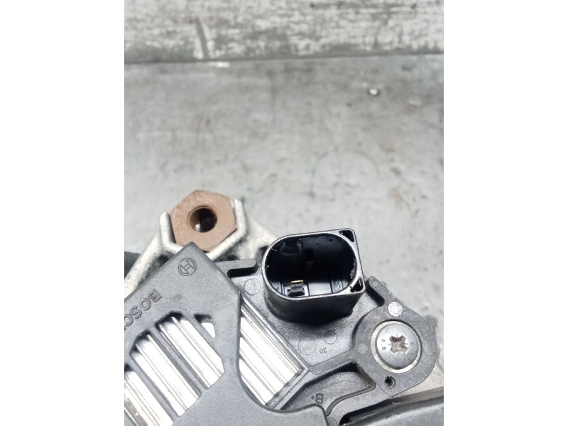 Recambio de alternador para volvo xc40 (536) d4 awd referencia OEM IAM 30659580  215A