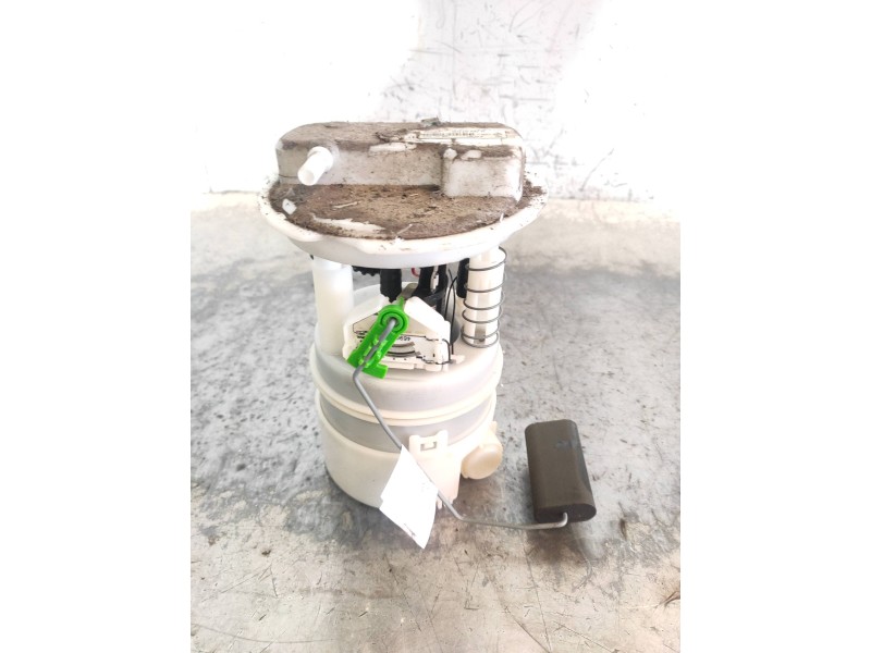 Recambio de bomba combustible para dacia sandero ambiance referencia OEM IAM 0974690990005 8200704685 