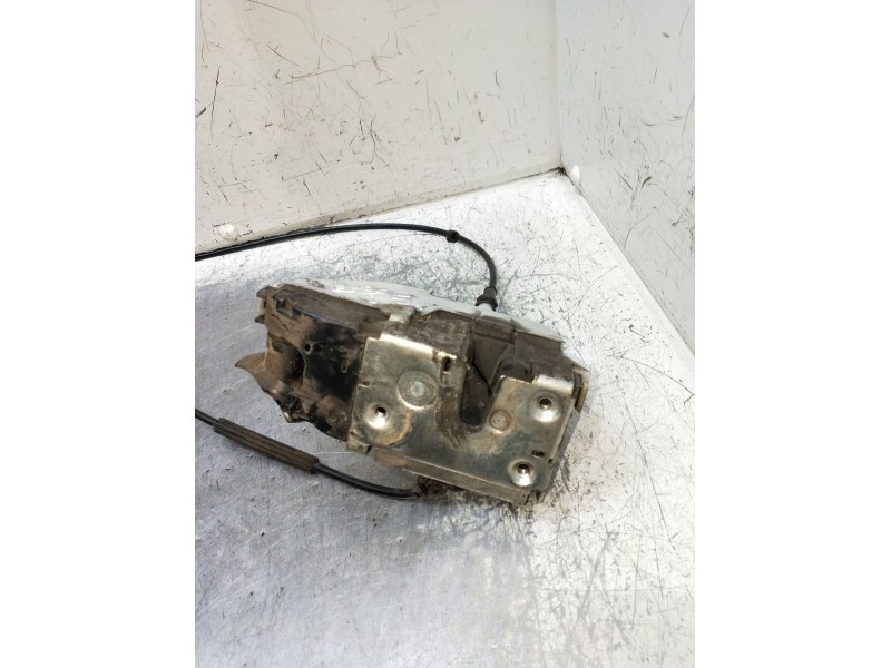 Recambio de motor cierre centralizado delantero izquierdo para renault twingo authentique referencia OEM IAM 384978 250208 5P