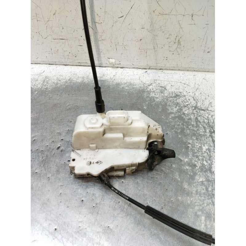 Recambio de motor cierre centralizado delantero izquierdo para renault twingo authentique referencia OEM IAM 384978 250208 5P