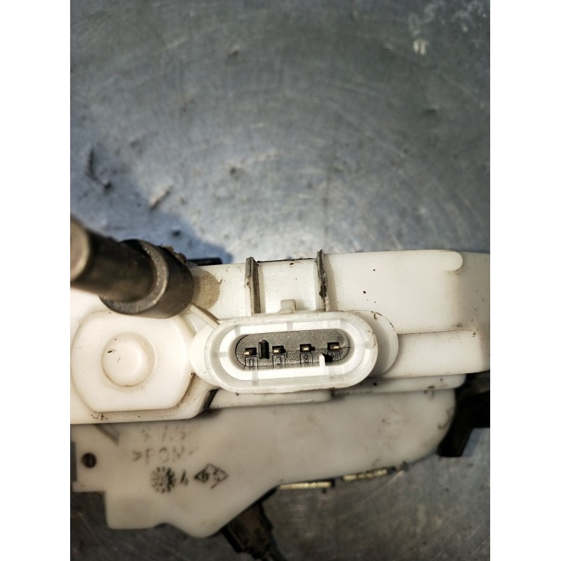 Recambio de motor cierre centralizado delantero izquierdo para renault twingo authentique referencia OEM IAM 384978 250208 5P