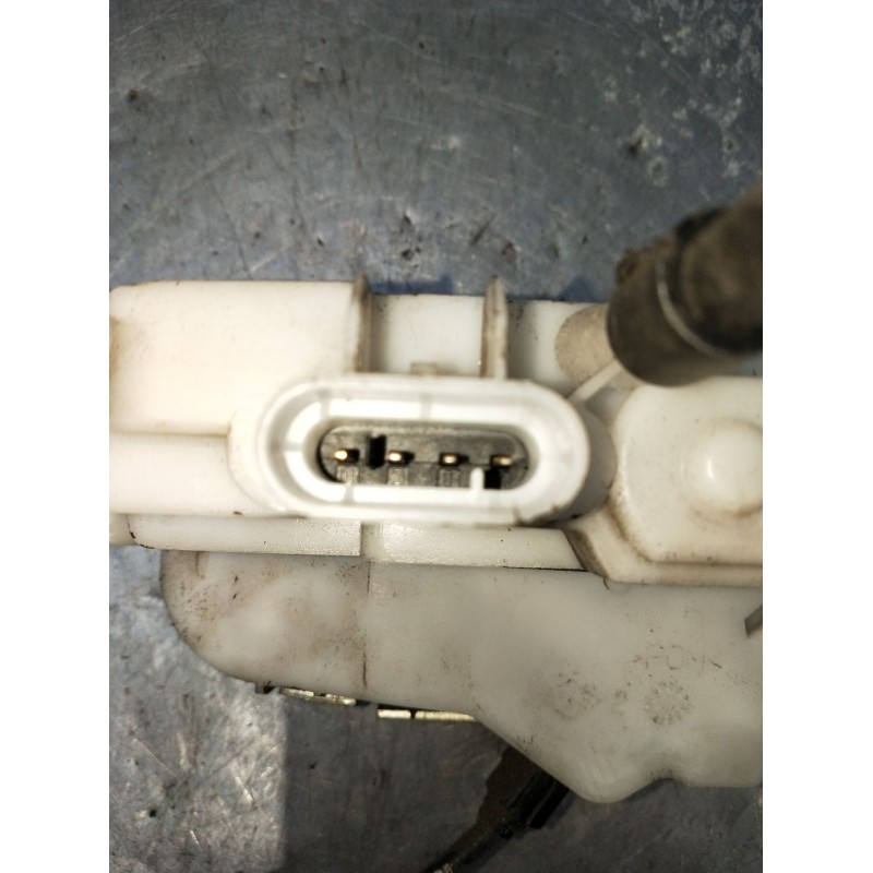 Recambio de motor cierre centralizado delantero derecho para renault twingo authentique referencia OEM IAM 767632 250208 3P