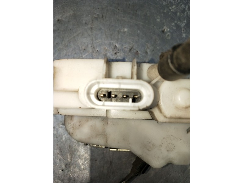 Recambio de motor cierre centralizado delantero derecho para renault twingo authentique referencia OEM IAM 767632 250208 3P