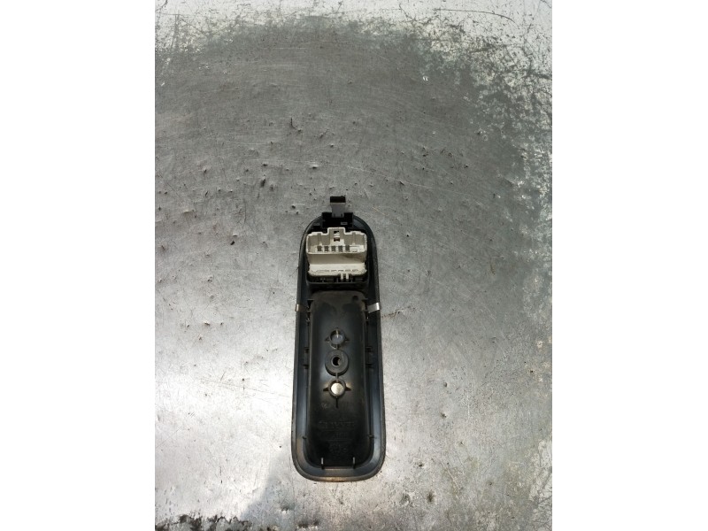 Recambio de mando elevalunas delantero izquierdo para renault twingo authentique referencia OEM IAM 8200356513 805209H 3P