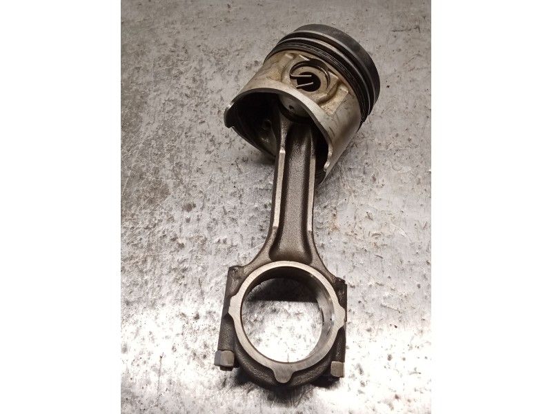 Recambio de piston para hyundai galloper ii (jk-01) 2.5 td intercooler referencia OEM IAM D4BH  