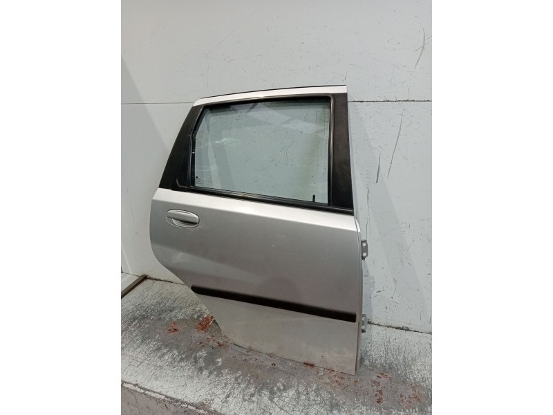 Recambio de puerta trasera derecha para chevrolet aveo / kalos hatchback (t200) 1.4 16v referencia OEM IAM   5P