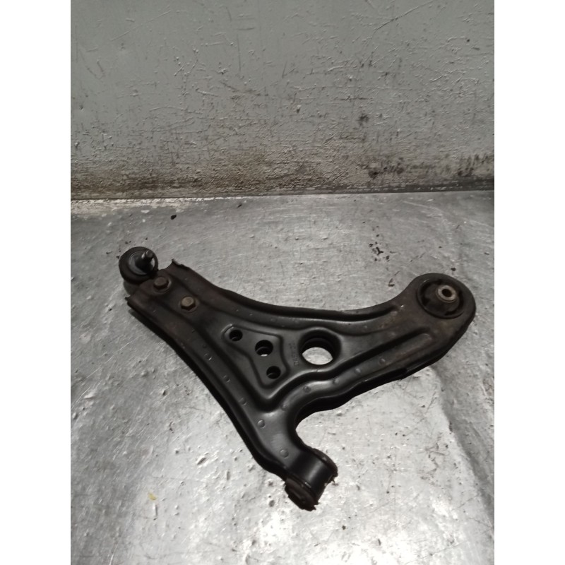 Recambio de brazo suspension inferior delantero derecho para chevrolet aveo / kalos hatchback (t200) 1.4 16v referencia OEM IAM 