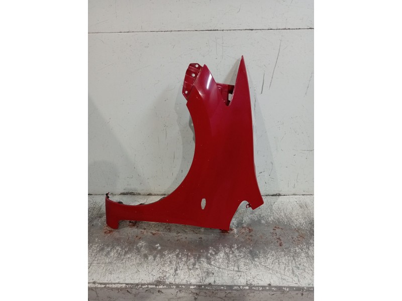 Recambio de aleta delantera izquierda para toyota auris luna+ referencia OEM IAM   