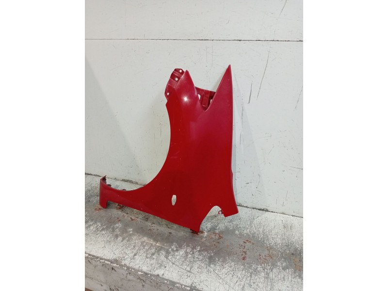 Recambio de aleta delantera izquierda para toyota auris luna+ referencia OEM IAM   