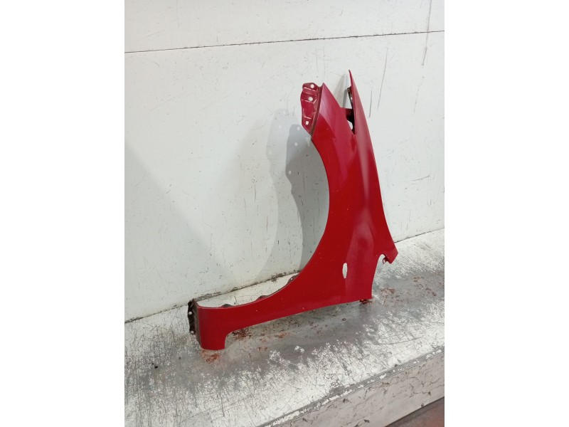 Recambio de aleta delantera izquierda para toyota auris luna+ referencia OEM IAM   