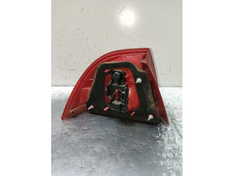 Recambio de piloto trasero derecho para saab 9-5 berlina 1.9 tid vector referencia OEM IAM   