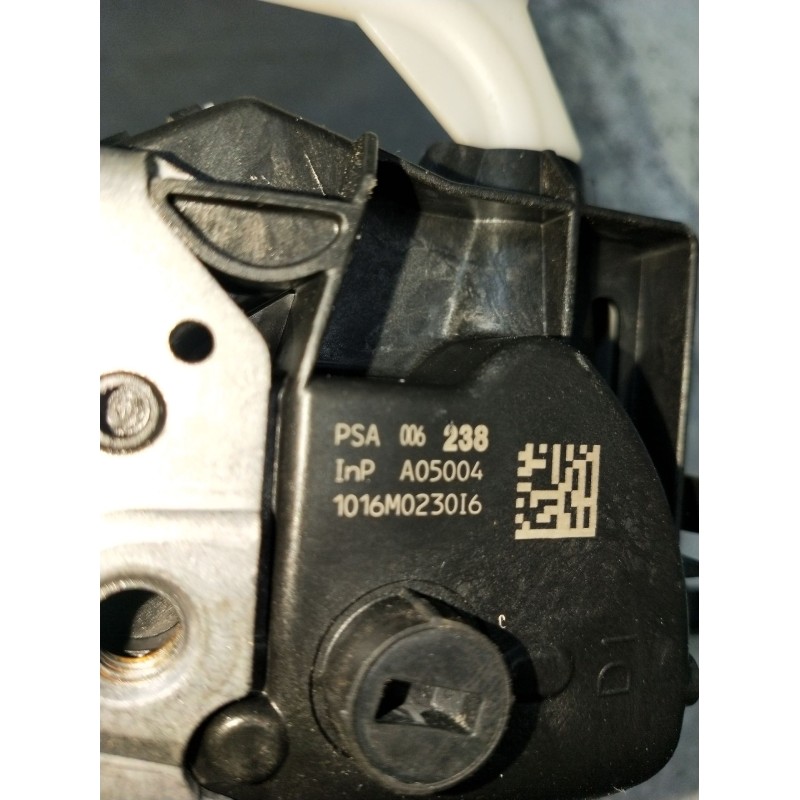 Recambio de motor cierre centralizado trasero derecho para peugeot 3008 i monospace (0u_) 1.6 bluehdi 120 referencia OEM IAM 101