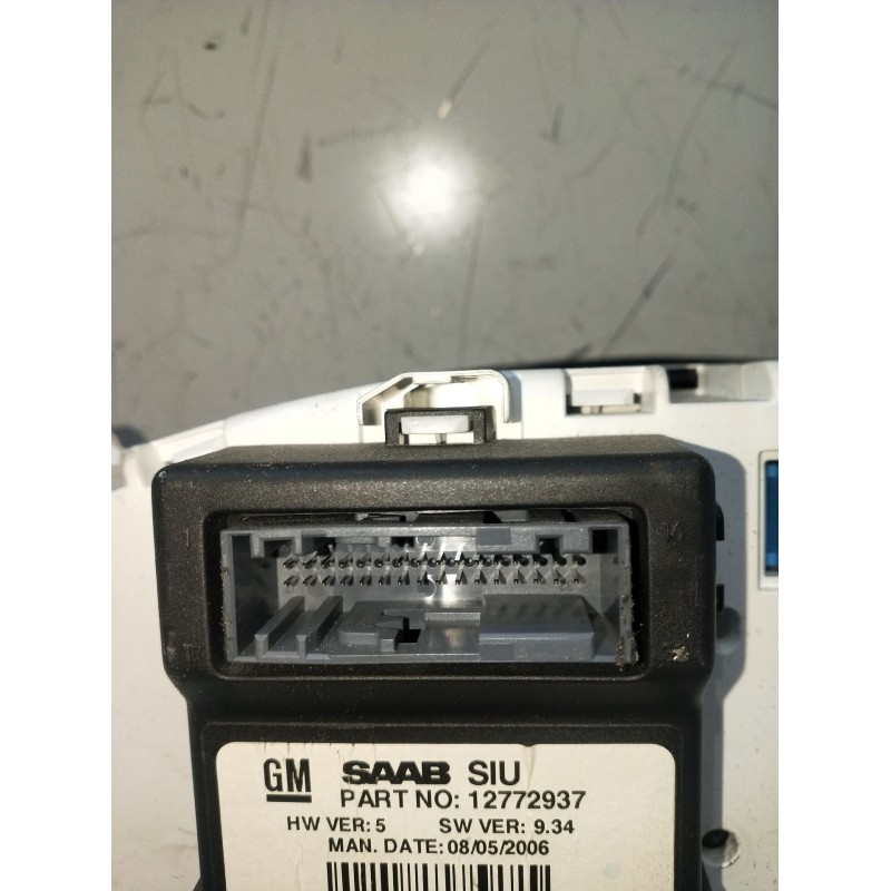 Recambio de cuadro instrumentos para saab 9-5 berlina 1.9 tid vector referencia OEM IAM 12772937 84006370200 0028033782