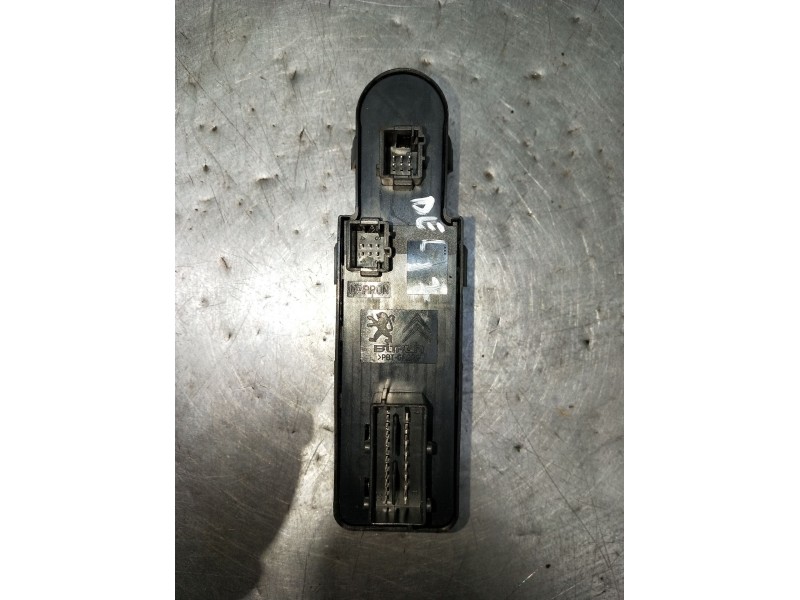 Recambio de mando elevalunas delantero izquierdo para peugeot 3008 i monospace (0u_) 1.6 bluehdi 120 referencia OEM IAM 98144143