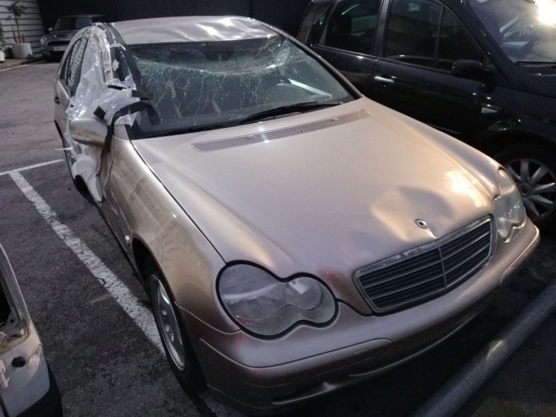 mercedes-benz clase c (w203) del año 2000