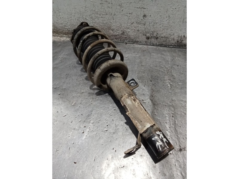 Recambio de amortiguador delantero izquierdo para ford fiesta v (jh_, jd_) 1.4 tdci referencia OEM IAM   
