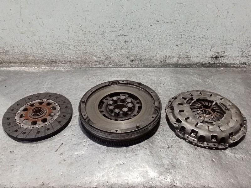 Recambio de kit embrague para bmw 3 compact (e46) 320 td referencia OEM IAM 324019910 124029510 