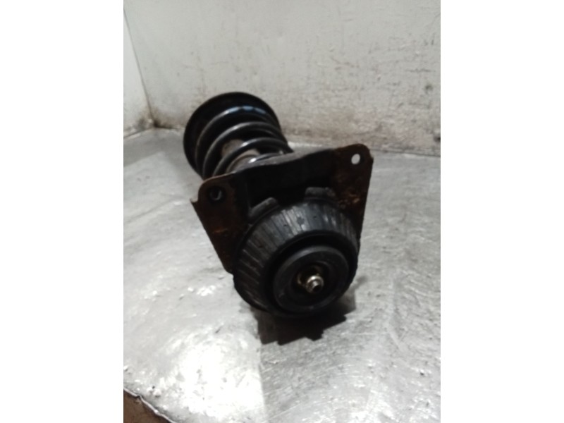 Recambio de amortiguador trasero izquierdo para ford mondeo i turnier (bnp) 1.8 td referencia OEM IAM 93BB18K076CG  