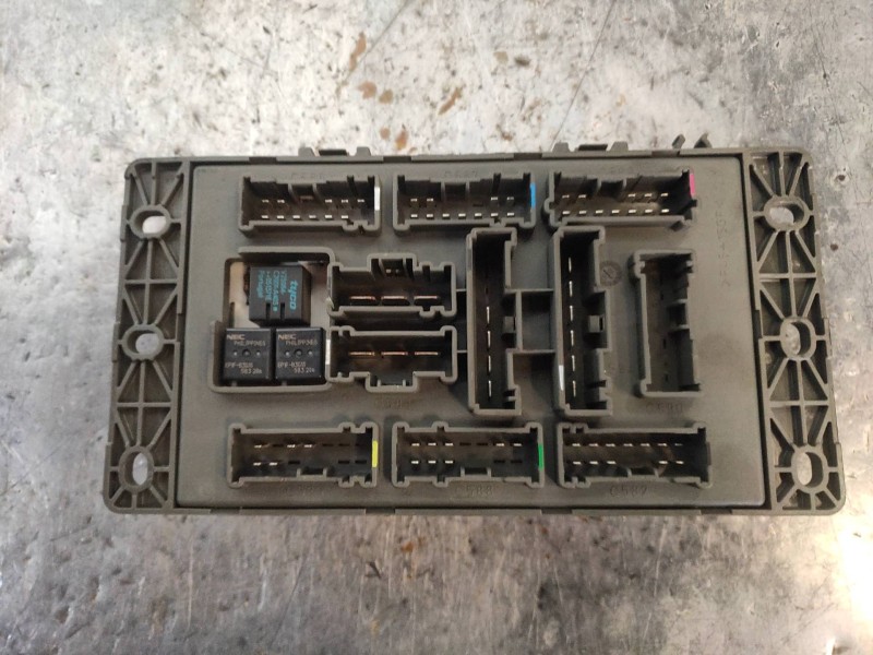 Recambio de caja reles / fusibles para mini cabrio (r52) cooper referencia OEM IAM 518030515 690660003 