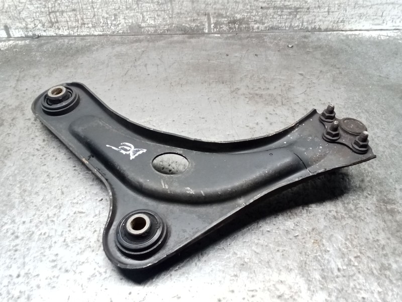 Recambio de brazo suspension inferior delantero derecho para citroën c3 i (fc_, fn_) 1.4 hdi referencia OEM IAM   02