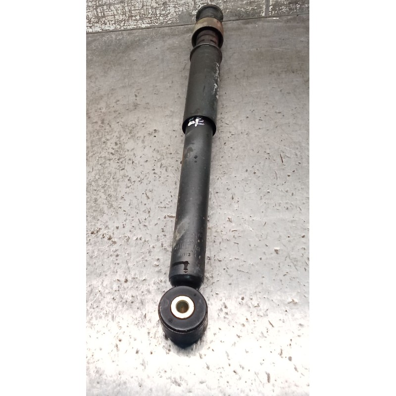 Recambio de amortiguador trasero derecho para renault clio ii (bb_, cb_) 1.5 dci (b/cb07) referencia OEM IAM   01