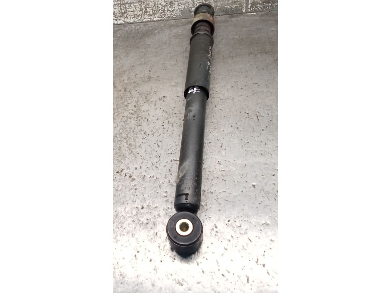Recambio de amortiguador trasero derecho para renault clio ii (bb_, cb_) 1.5 dci (b/cb07) referencia OEM IAM   01