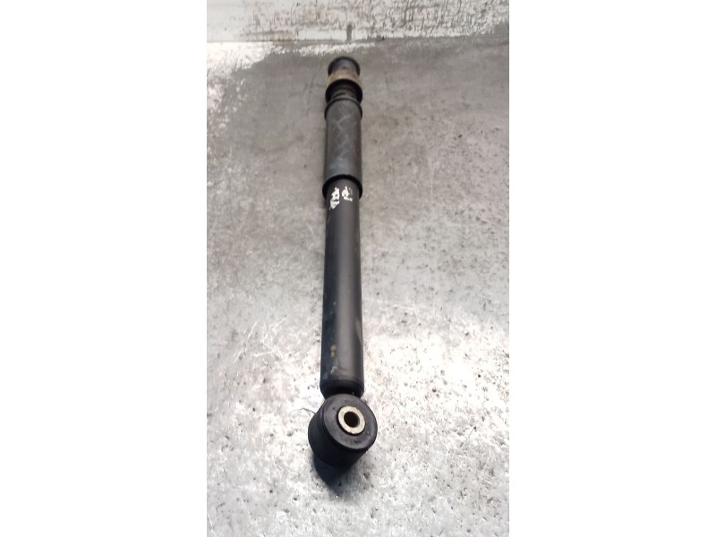 Recambio de amortiguador trasero izquierdo para renault clio ii (bb_, cb_) 1.5 dci (b/cb07) referencia OEM IAM   01