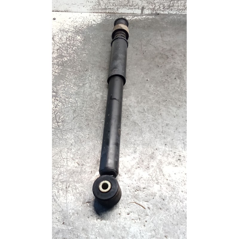 Recambio de amortiguador trasero izquierdo para renault clio ii (bb_, cb_) 1.5 dci (b/cb07) referencia OEM IAM   01