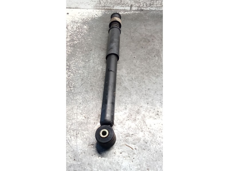 Recambio de amortiguador trasero izquierdo para renault clio ii (bb_, cb_) 1.5 dci (b/cb07) referencia OEM IAM   01