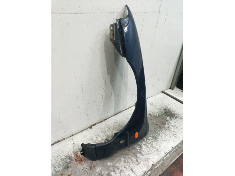 Recambio de aleta delantera izquierda para ford mondeo i turnier (bnp) 1.8 td referencia OEM IAM   